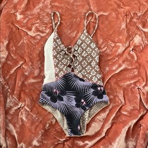 Acacia honey Kokomo size medium